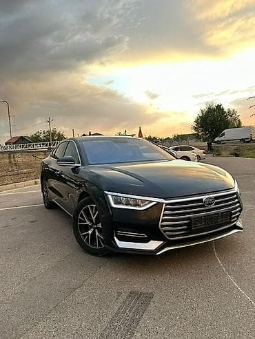 e9: BYD E9: 2021 г., Электромобиль, Седан — 1