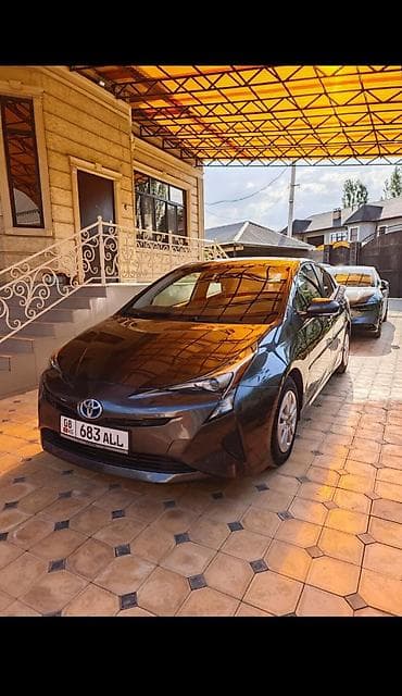 camry 40 2.4: Toyota Prius: 2016 г., 1.8 л, Автомат, Гибрид, Хэтчбэк — 2