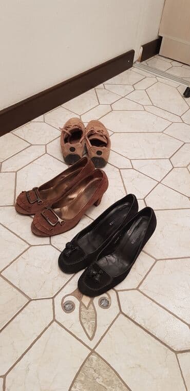 женская модельная обувь больших размеров: Обувь и одежда отличного качества. Обувь вся 38 размер, состояние — 30