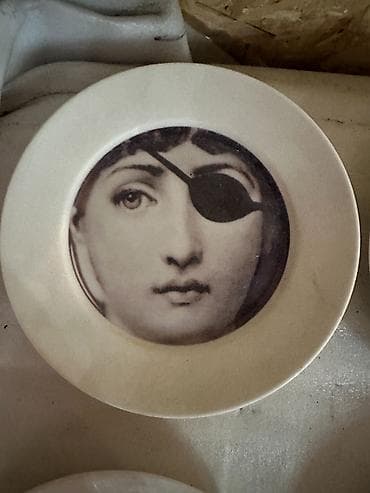 карнавальные маски: Настенные декоративные тарелки «Fornasetti – Tema e Variazioni» (серия — 3