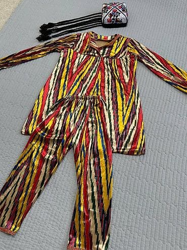 сунот кийим: Традиционный узбекский комплект из ткани “адрас/икат” (женский — 1