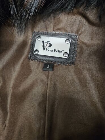 фирменные часы: Итальянское пальто натуральный воротник и мех. Размер S Покупала за — 2