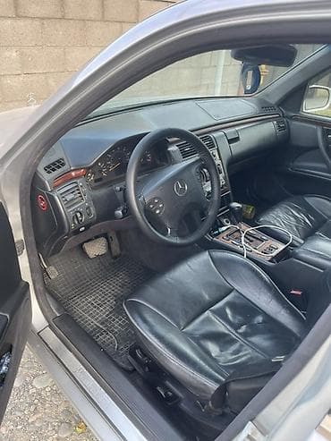 салон w124: Mercedes-Benz E-Class: 2002 г., 3.2 л, Автомат, Бензин, Седан — 10