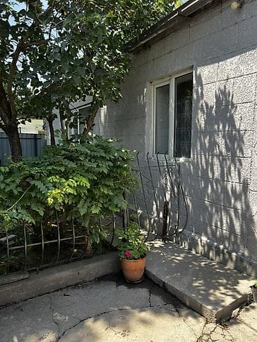 дома аламедин 1: Дом с участком и садом - Адрес: ул. Горького, 54 (указан на табличке — 2