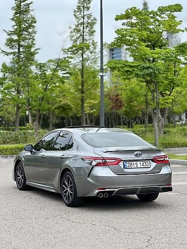 Унаа: Toyota Camry: 2021 г., 2.5 л, Гибрид, Седан — 2