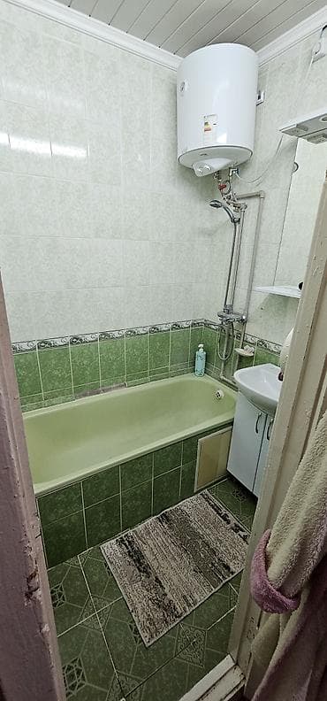 район 4 гор больницы: 3 комнаты, 63 м², 3 этаж, Косметический ремонт — 9