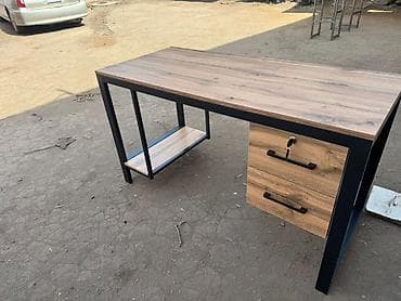 Компьютерные столы: Компьютерный стол, Новый, С полками — 1