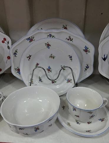 продаю сервиз роза: Набор столовой посуды на 6 персон 32 предмета из фарфора, классическая — 2