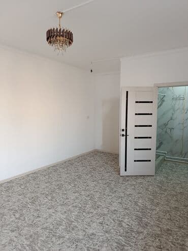 район дордой: Теңдиктен 1 бөлмөлүү квартира берилет. Душ, туалет бар, суу Аристон — 1