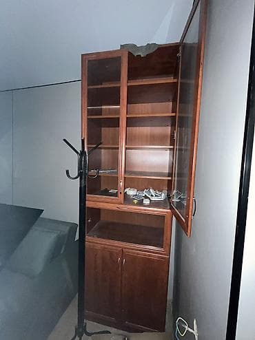 Продам сервант срочно