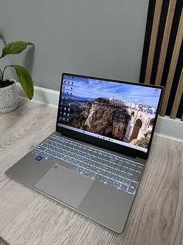 amazon kindle: Почти новый покупали 3 месяцев назад использовали мало просто дома — 1