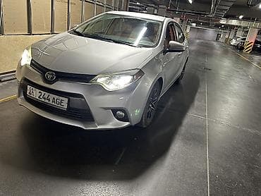 Toyota Corolla: 2015 г., 1.8 л, Вариатор, Бензин