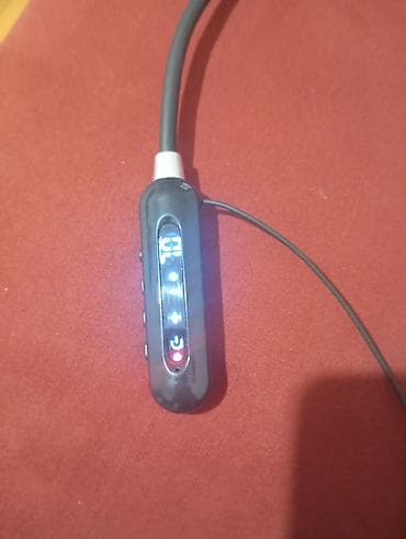 jbl quantum 100: Беспроводные наушники с шейным ободом, предназначенные для комфортного — 3