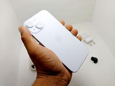 IPhone 15, Б/у, 128 ГБ, Серебристый, Наушники, Зарядное устройство, Кабель, 100 %