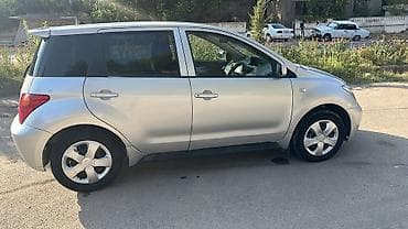 е34 2 5: Toyota Ist: 2002 г., Хэтчбэк — 2