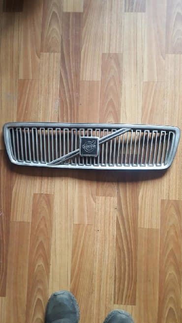 купить сетку для решетки радиатора: Volvo S70 с 97 по 2001 год решётка передняя рулевая рейка — 1