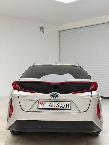 сп: Toyota Prius: 2018 г., 1.8 л, Вариатор, Гибрид, Хэтчбэк — 3
