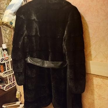 Красота и здоровье: Продам шубы. 
размер 46 российский — 3