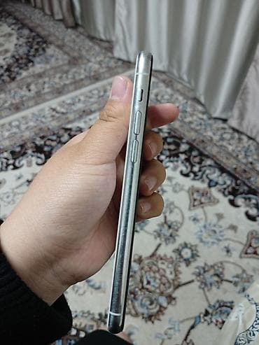 poco c50: IPhone 11 Pro, Б/у, 256 ГБ, Серебристый, Чехол, 79 % — 4