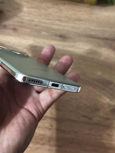 redmi note 13: HONOR Magic6 Pro, зелёный Ключевые характеристики: - Экран 6.8" OLED — 5