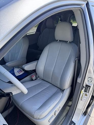 Toyota Sienna: 2011 г., 3.5 л, Автомат, Минивэн — 4