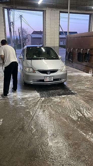 camry 2 4: Honda Fit Aria: 2004 г., Автомат, Седан — 3