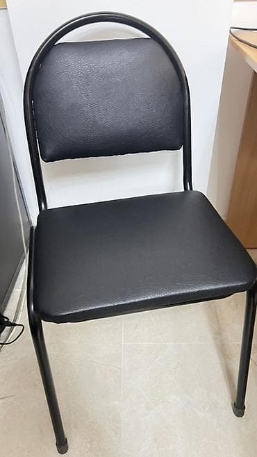 foldable table: Металлический стул с мягким сиденьем и спинкой. -Стальной каркас. - — 1