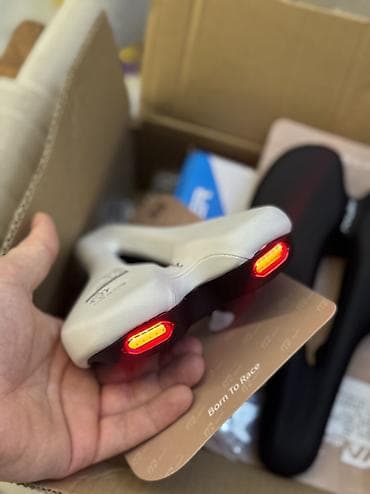Велосипеды: 🚲 Спортивное велоседло MALEVI «Born To Race» с LED-подсветкой — 10