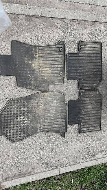 полики аутбек: Родные Резиновые Полики Для салона Subaru, цвет - Черный, Б/у, Самовывоз — 1