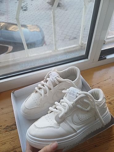 крассовки бу: Белые крассовки, удобные и конфортные — 1