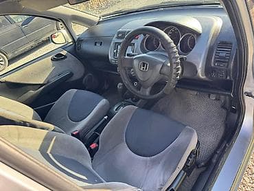 хонда стри: Honda Fit: 2003 г., 1.3 л, Автомат, Бензин, Хэтчбэк — 4