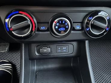 ct 200h: Hyundai Celesta: 2019 г., 1.6 л, Автомат, Бензин, Седан — 10