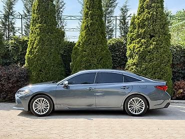 lining pantera: Toyota Avalon: 2020 г., 2.5 л, Вариатор, Гибрид, Седан — 1