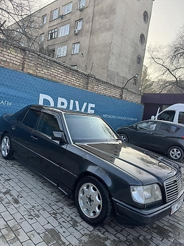 Продажа авто: Mercedes-Benz W124: 1993 г., 3.2 л, Автомат, Бензин, Седан — 4