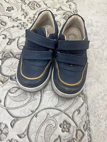 dr martins: Продаю детскую обувь в хорошем состоянии цены от 300 и 500 сом 1) — 7