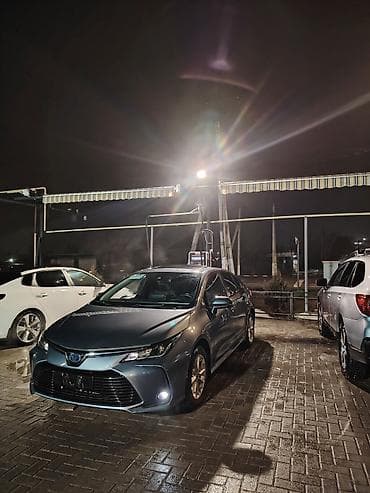 mitsubishi io: Toyota Corolla: 2021 г., 1.8 л, Вариатор, Гибрид, Седан — 2