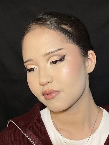 motion design: Услуги визажиста: начинающий визажист, макияж для любых поводов. - — 3