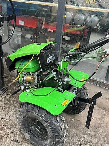косилка самоходная: Мотоблок колесный, зеленый - Бензиновый двигатель 212 сс (4‑тактный) — 4