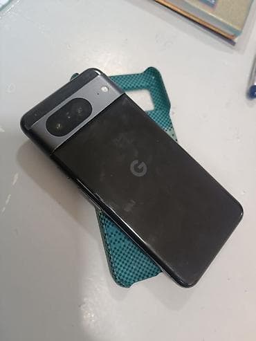 Google Pixel 8, Б/у, 128 ГБ, цвет - Черный, 1 SIM, eSIM