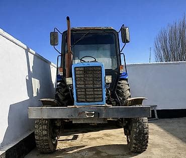 свет: Трактор колесный, кабина с остеклением по периметру и двумя наружными — 2