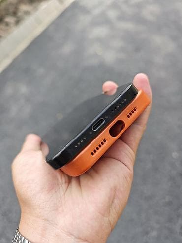 линза на спринтер: IPhone 16 Pro Max, Б/у, 256 ГБ, Черный, Чехол — 3