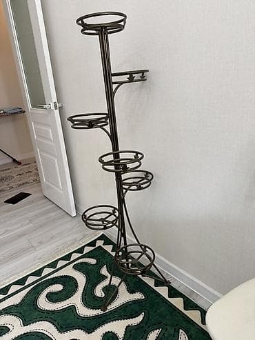 стойки вертикальные для растений: Продаётся стильная металлическая подставка для цветов на 7 горшков — 2