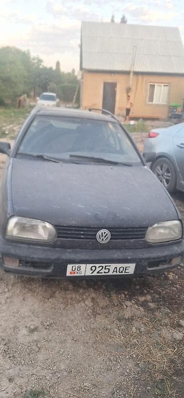 Продажа авто: Volkswagen Golf: 1993 г., 1.6 л, Механика, Бензин, Хэтчбэк — 2