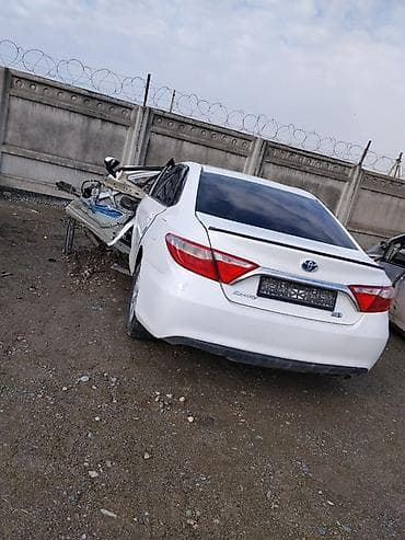 Продается аварийная Toyota Camry Hybrid (седан, белый цвет) — на — 2