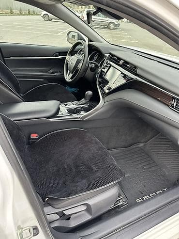 lexus e: Toyota Camry: 2019 г., 2.5 л, Автомат, Гибрид, Седан — 6