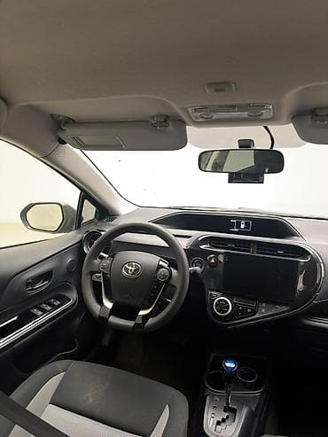 prius: Toyota Prius C: 2019 г., 1.6 л, Автомат, Гибрид, Хэтчбэк — 10