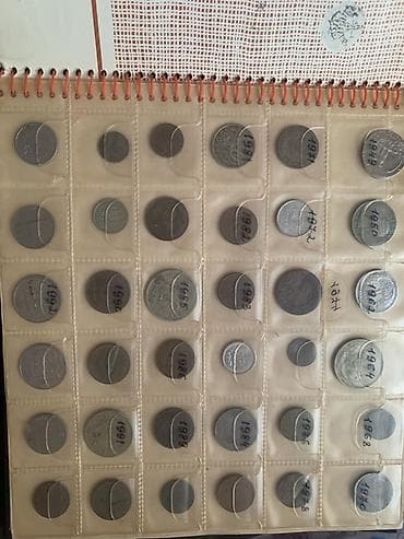 Искусство и коллекционирование: Набор для коллекционера: альбом для монет + подборка монет и значков — 2