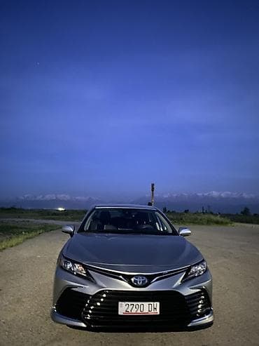 Toyota Camry: 2021 г., 2.5 л, Автомат, Гибрид, Седан