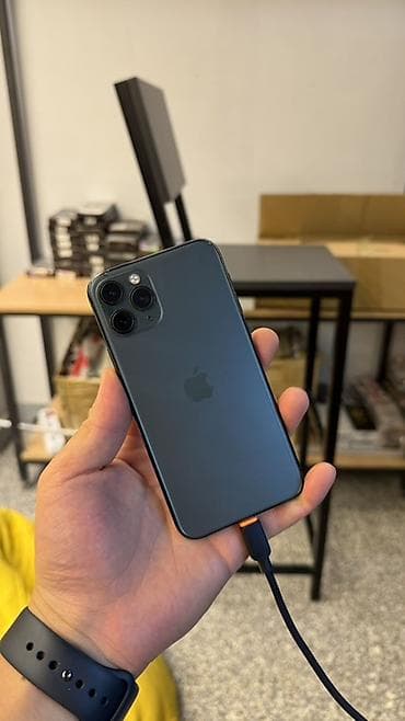 IPhone 11 Pro, Б/у, 64 ГБ, Matte Midnight Green, Кабель, 100 %