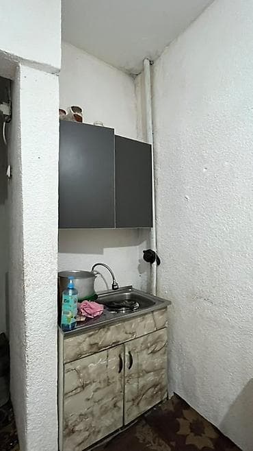 панельные дома: Продается однокомнатная квартира в Балыкчы. Описание: -Удлиненный — 8